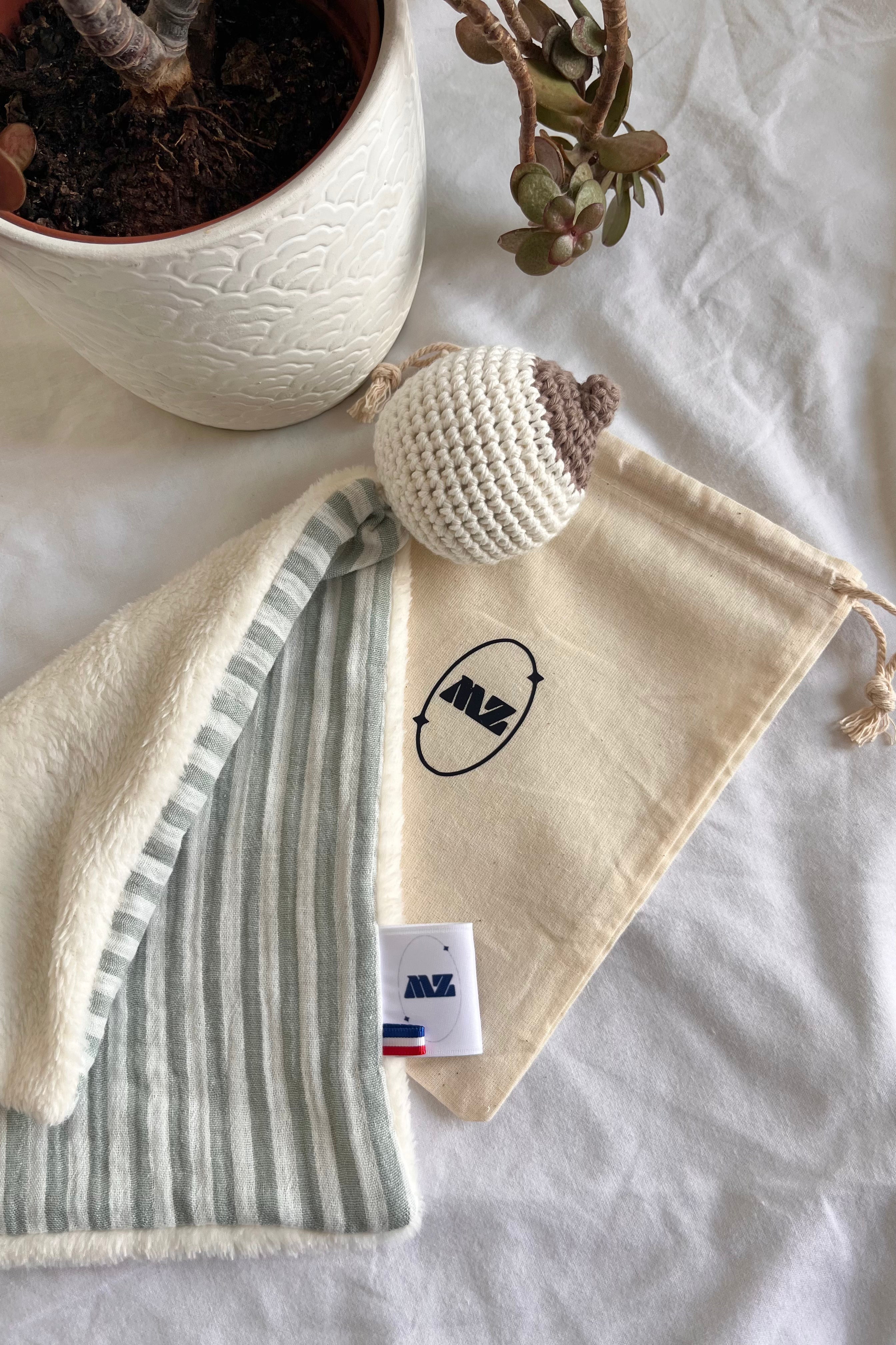 Doudou tétée Rayure vert de gris